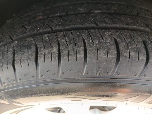 Used 2017 Chrysler Pacifica Touring w/ Tire & Wheel Group FWD image 59