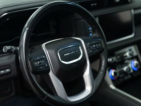 Used 2023 GMC Yukon XL Denali image 12