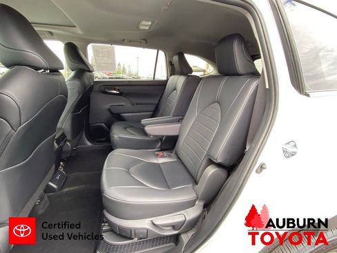 Certified 2024 Toyota Highlander XLE AWD/4WD image 31