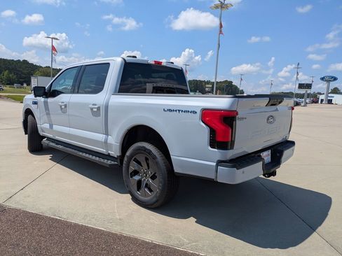 New 2025 Ford F150 Lightning Flash AWD/4WD image 6