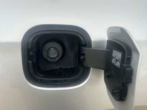 Used 2020 Chevrolet Malibu LS image 27