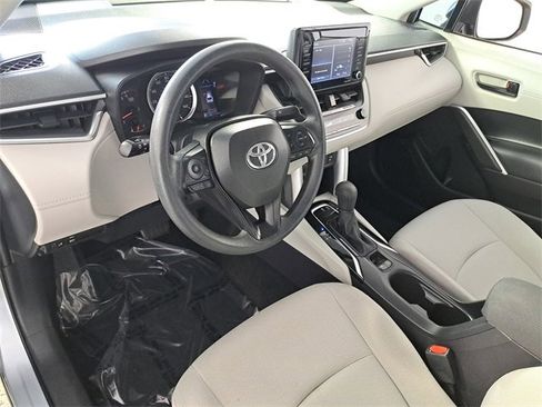 Used 2022 Toyota Corolla Cross L image 18
