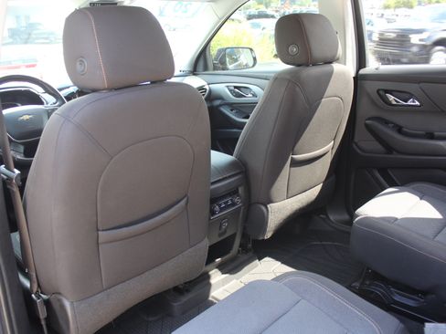 Used 2020 Chevrolet Traverse LT FWD image 22