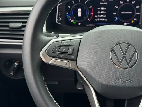 Used 2023 Volkswagen Atlas SE AWD/4WD image 22
