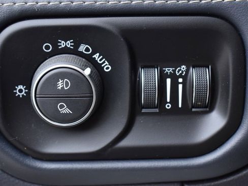 Used 2022 RAM 2500 Limited image 24