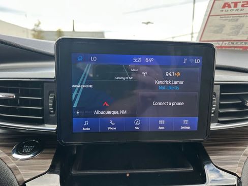 Used 2022 Ford Explorer Limited image 11