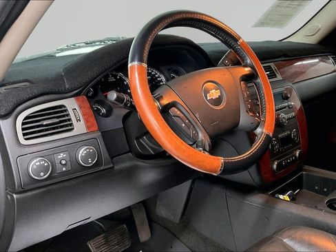 Used 2009 Chevrolet Avalanche LS image 17