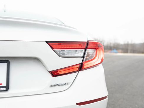 Used 2019 Honda Accord Sport image 12
