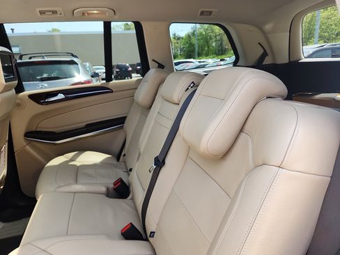 Used 2017 Mercedes-Benz GLS 550 4MATIC image 26