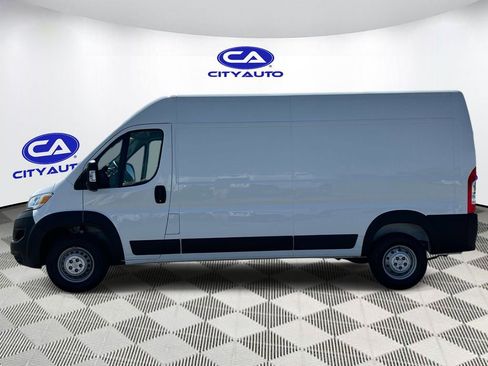 Used 2024 RAM ProMaster 2500 w/ Convenience Group FWD image 7