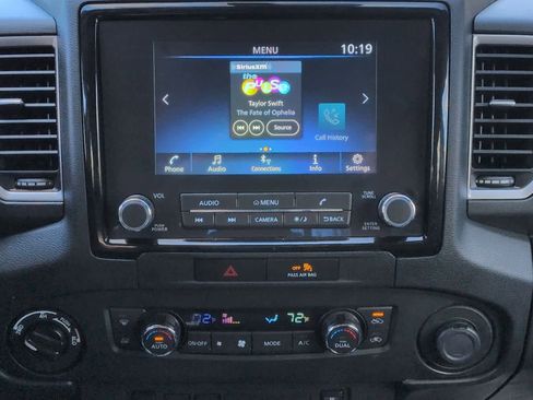 Used 2022 Nissan Frontier SV w/ SV Premium Package image 30