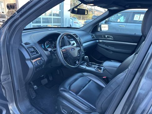 Used 2019 Ford Explorer XLT w/ Equipment Group 202A image 10