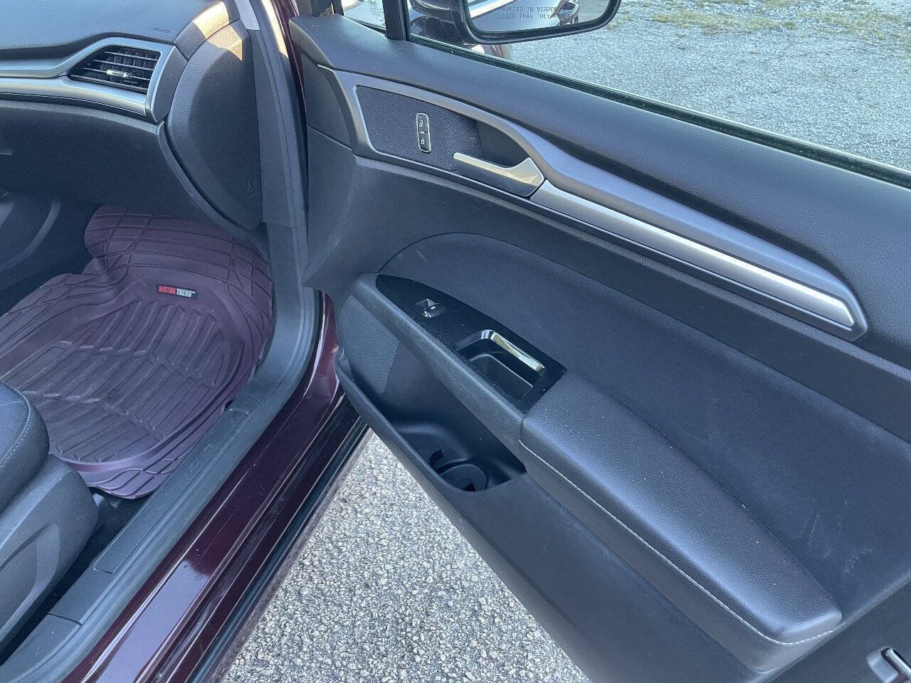 Used 2013 Ford Fusion SE FWD image 19