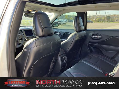 Used 2022 Jeep Cherokee Trailhawk w/ Sun, Sound & Nav Group image 9