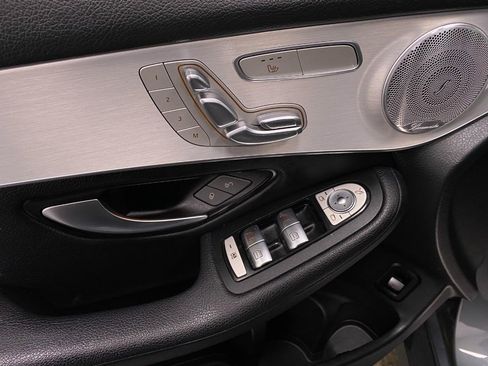 Used 2019 Mercedes-Benz GLC 300 4MATIC image 30