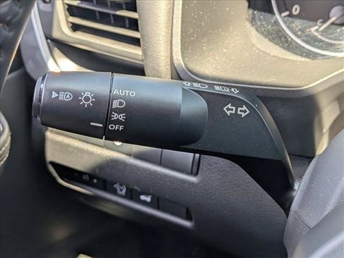 Used 2025 Nissan Rogue SV FWD image 16