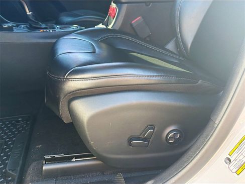 Used 2020 Jeep Cherokee Latitude Plus w/ Cold Weather Group image 21