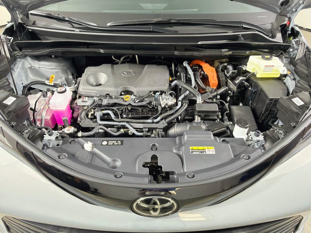 New 2026 Toyota Sienna XLE Woodland Edition AWD/4WD image 28