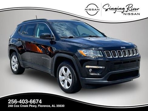 Used 2018 Jeep Compass Latitude w/ Popular Equipment Group FWD image 1