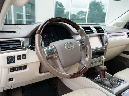 Used 2017 Lexus GX 460 Premium AWD/4WD image 28