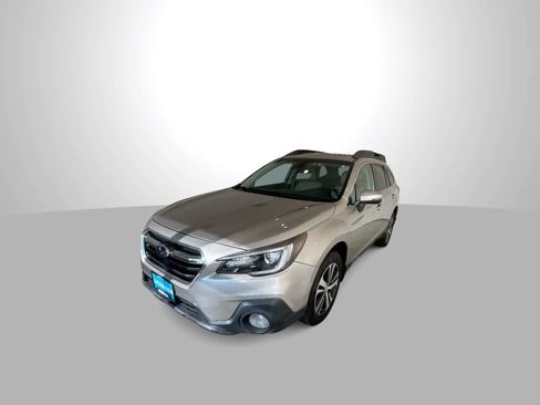 Used 2018 Subaru Outback 2.5i Limited AWD/4WD image 4