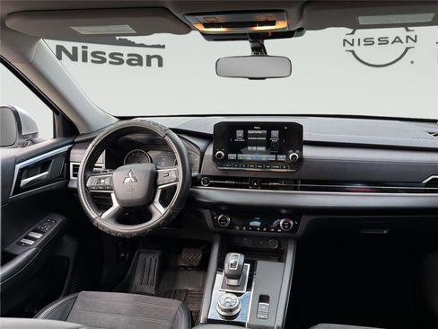 Used 2024 Mitsubishi Outlander SE AWD/4WD image 29