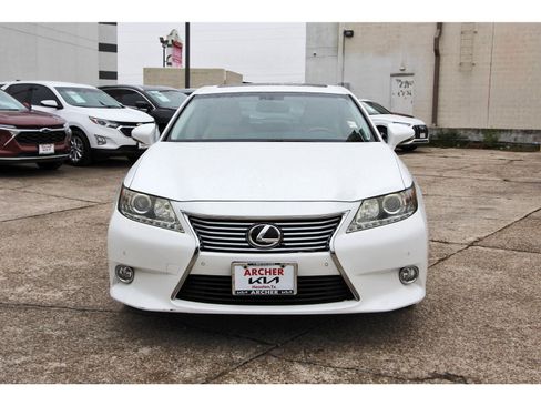 Used 2013 Lexus ES 350 4dr Sdn image 2