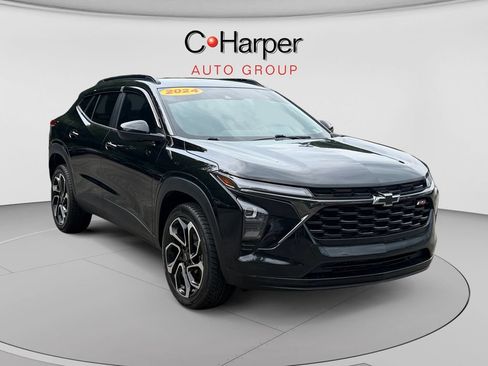 Used 2024 Chevrolet Trax RS FWD image 1