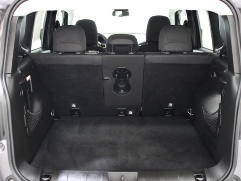 Used 2019 Jeep Renegade Latitude w/ Popular Equipment Group image 22