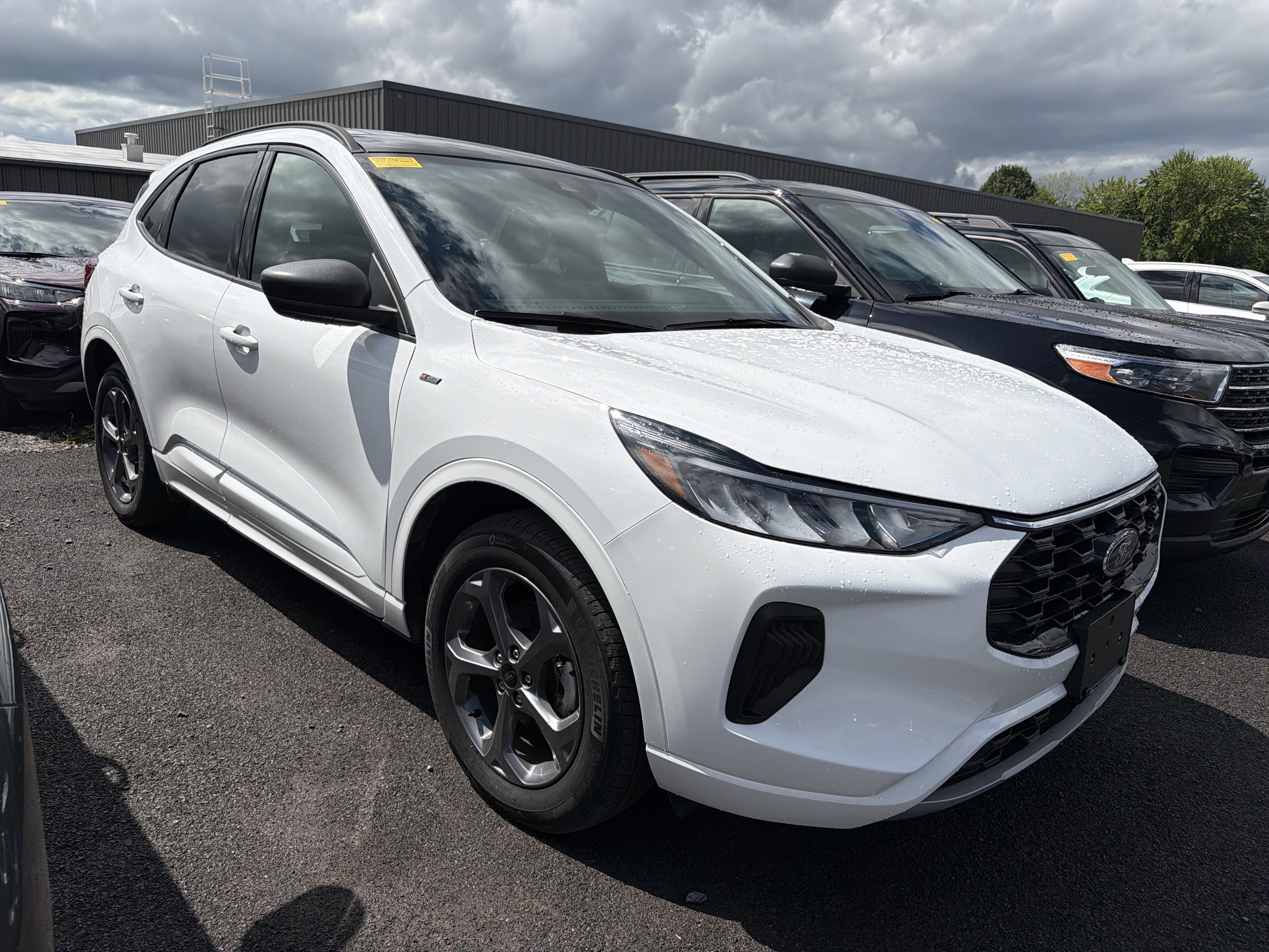 Used 2023 Ford Escape ST-Line w/ Tech Pack #1 AWD/4WD image 2