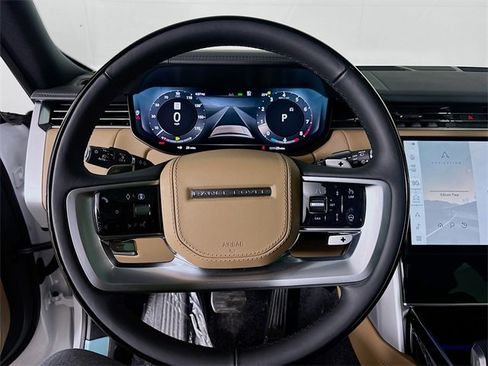 New 2025 Land Rover Range Rover Long Wheelbase SE image 12