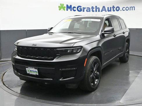Used 2025 Jeep Grand Cherokee L Limited w/ Black Appearance Package image 17