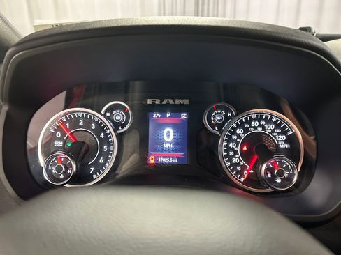 Used 2024 RAM 2500 Big Horn w/ Bed Utility Group image 16