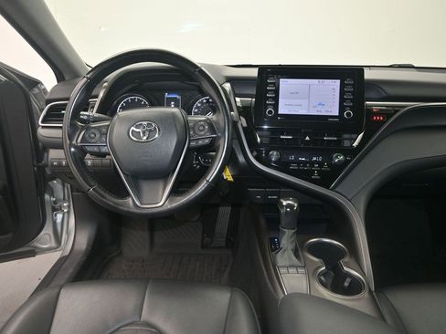 Used 2022 Toyota Camry SE FWD image 16