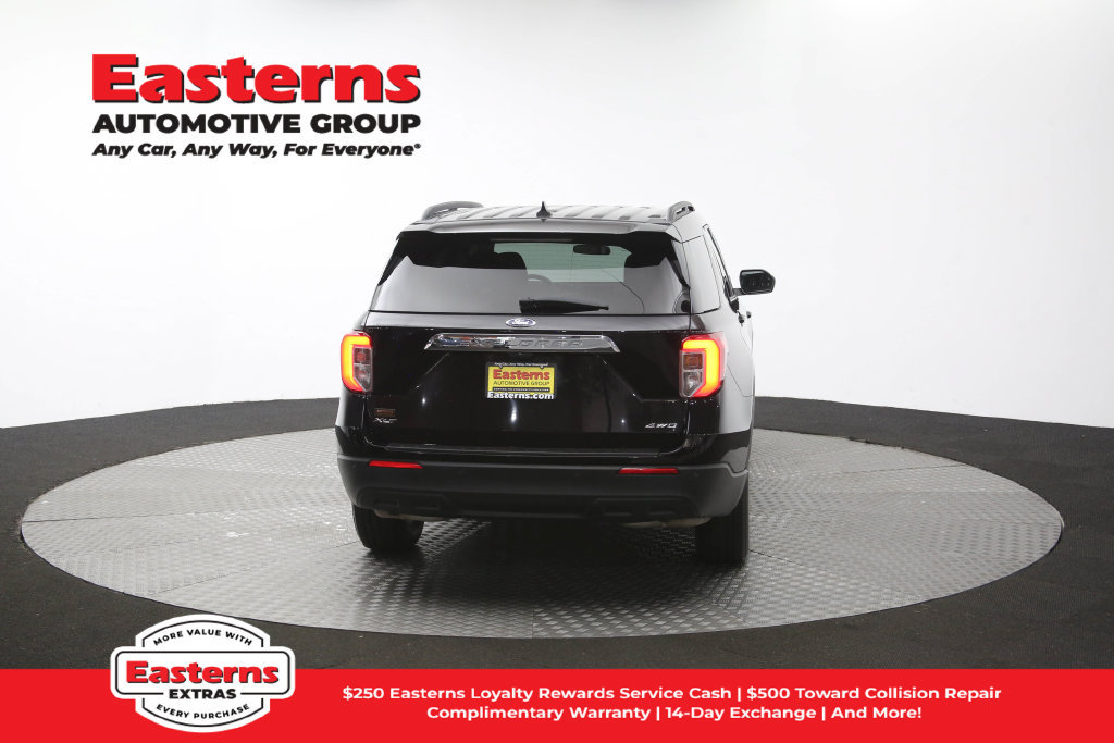 Used 2023 Ford Explorer XLT AWD/4WD image 40