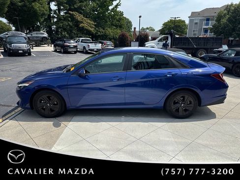 Used 2022 Hyundai Elantra SEL w/ Convenience Package FWD image 4