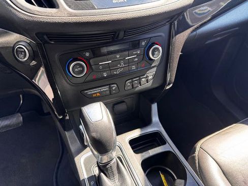 Certified 2019 Ford Escape Titanium AWD/4WD image 3