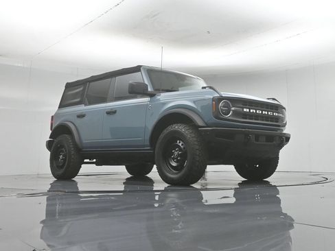 Used 2022 Ford Bronco Black Diamond AWD/4WD image 4