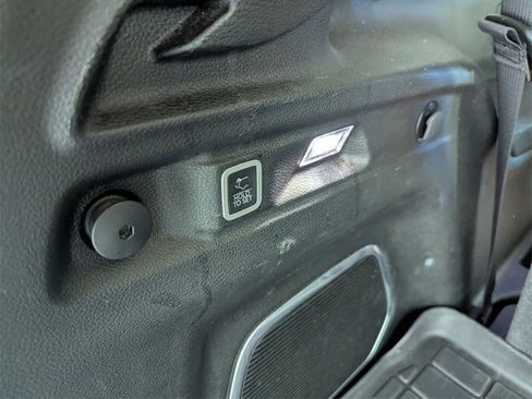 Certified 2022 Jeep Grand Cherokee L Limited w/ Luxury Tech Group II image 19