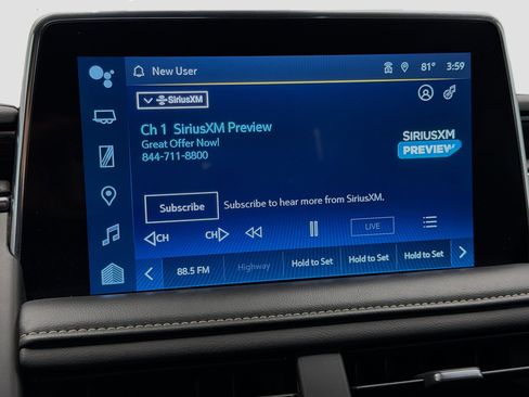 Used 2023 Chevrolet Suburban Premier image 9