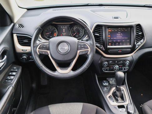 Used 2014 Jeep Cherokee Latitude w/ Comfort/Convenience Group image 17