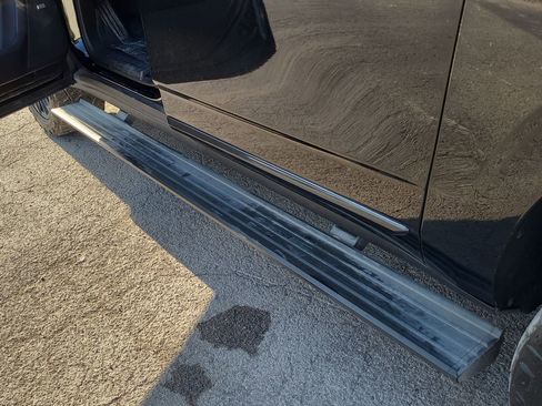 Used 2021 GMC Yukon XL Denali w/ Denali Premium Package image 36