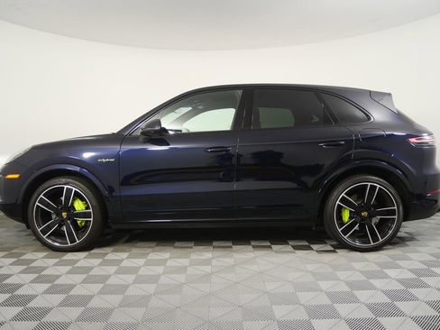 Used 2023 Porsche Cayenne image 6