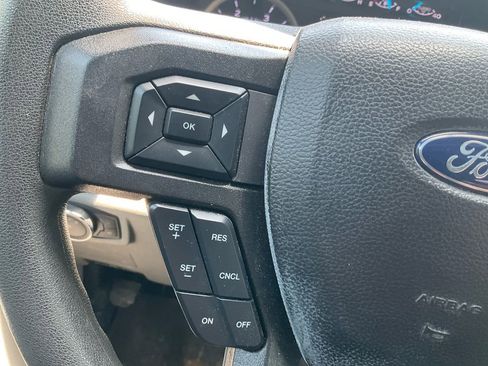 Used 2022 Ford F250 XLT w/ XLT Premium Package AWD/4WD image 19