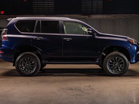 Used 2021 Lexus GX 460 Premium w/ Premium Package AWD/4WD image 10