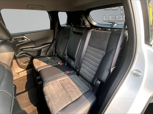 Used 2024 Mitsubishi Outlander SE AWD/4WD image 25