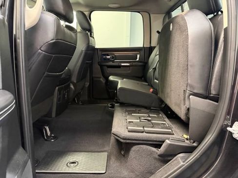 Used 2018 RAM 1500 Laramie w/ Convenience Group AWD/4WD image 33
