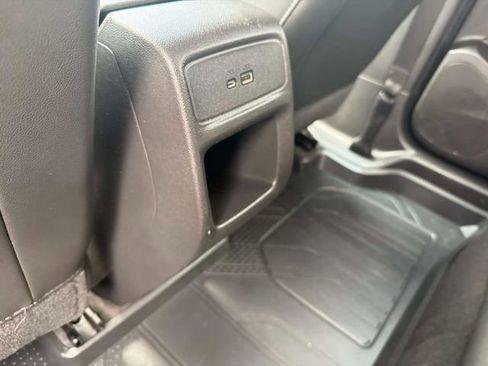 Used 2024 Chevrolet Trax LT FWD image 22