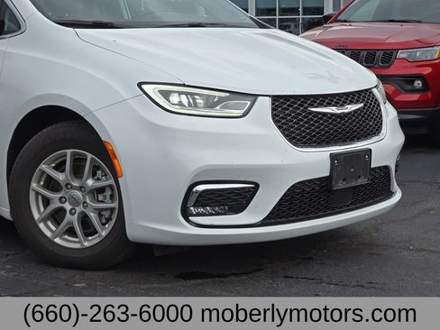 Used 2023 Chrysler Pacifica Touring-L FWD image 62