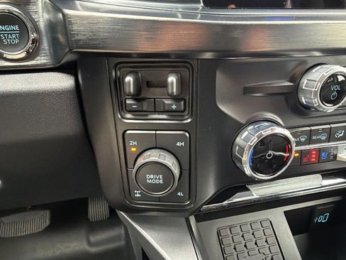 Used 2025 Ford F250 Lariat w/ Chrome Package image 30